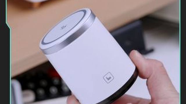 白色的桌面充电站真的很少见，没想到颜值这么高 #三合一充电站 #桌面充电站 #magsafe磁吸充电