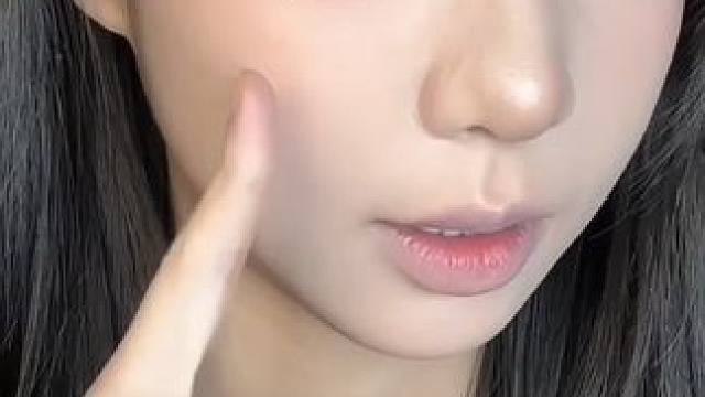 一笔多用！唇线唇刷卧蚕全搞定～ #唇线笔 #唇线笔教程 #卧蚕笔 #桃又野 #唇刷唇线二合一笔