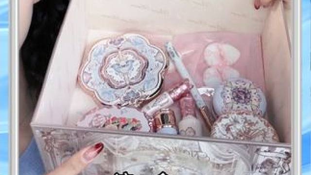 如果要说2024年终总结的话~？ #花知晓新品 #国货之光 #花知晓礼盒 #美妆 #花知晓蝴蝶云肩系