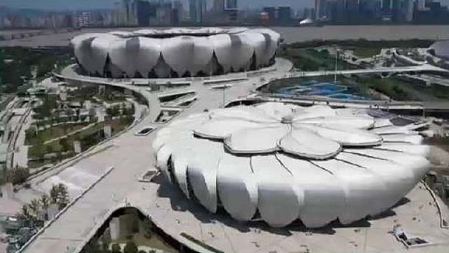 比赛的意义在于团队的努力和进步，相信国足会在主场发挥出色，无论胜负，只要能展现出顽强的拼搏精神就是一