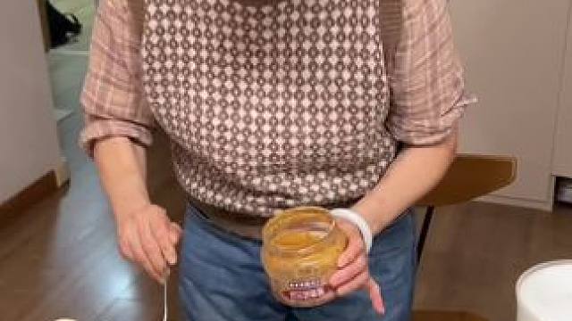 火锅配麻酱 二八酱就是老麻酱的味道#麻酱 #同日升二八酱 #婆媳日常 #退休生活 #好吃到停不下来