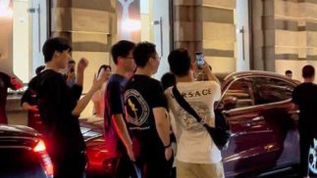 全网最神秘的车圈大佬Mike回国了，已经抵达上海了，期待圣诞之前能偶遇。#Mike#兰博基尼