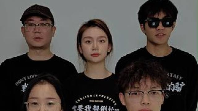 别离职，有个班混，你就强过大多数 