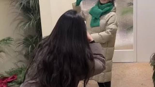 把儿媳妇得罪了怎么哄 在线等，挺急的#婆媳关系 #退休生活 #圣诞节 #你们婆婆是怎么样的 #圣诞礼