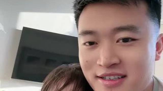 感谢哥哥姐姐给我爸爸投票票！ 