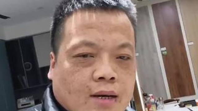 下班了，一个比一个跑的快