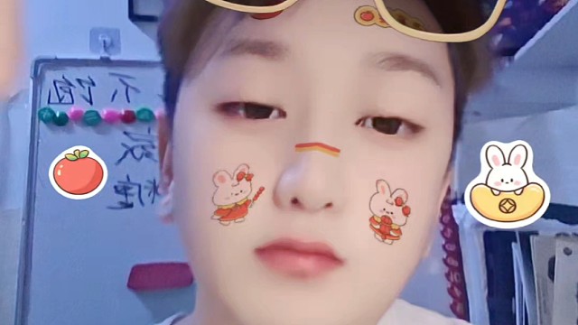 3d，至少有一个。