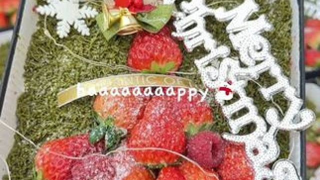 圣诞树礼盒蛋糕爆单了 今晚的平安夜 谁家的的宝子这么幸福呀！#圣诞氛围已经溢出屏幕 #惊喜跟礼物都是