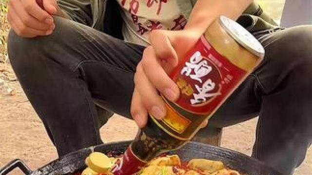 #我的乡村生活 #美食 #好吃到停不下来 
自己包点韭菜鸡蛋馅的饺子，冬至没吃上看别人吃馋完了