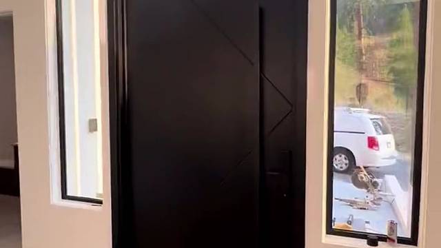 无奖竞猜，猜猜我们在哪里的别墅豪宅？#TINNO帝诺系统入户门 #偏轴门 #系统门 #上海