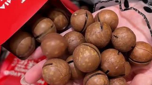 今年的年货礼盒就这个沐月森林的坚果桶，里面有16种优质坚果#囤好货过大年 #礼盒 #零食推荐 #送礼