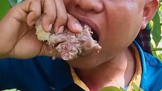 香米饭小辣椒️薄荷叶泰国酸猪肉 #泰国美食 #户外美食 #泰国生活 #美食