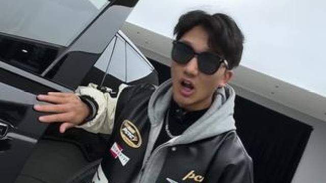 200万的揽胜都是缺点 30万的揽胜只有优点#揽胜 #揽胜行政 #揽胜老改新