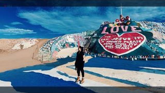 #旅行的真谛 旅行就是从自己活腻了的地方，跑到别人活腻了的地方piece by piece找回稀碎的