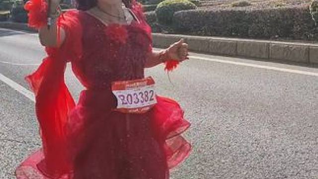 东莞马拉松，赛道奇遇记，偶遇辣妈跑者 