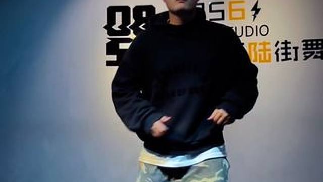 #hiphop #日常练舞记录 #街舞点燃冬天 #美式男孩 #浅跳一下