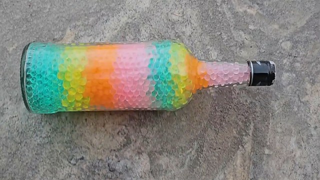 楼梯滚瓶子爆破解压时刻