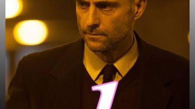 男人拿着巨款来入住酒店，却差点被赶走 #悬疑 #惊悚 #科幻