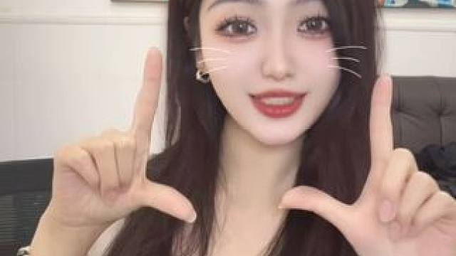 圣诞节啦！我也想去看烟花 #甜甜的手势舞 #可甜可盐 #甜妹出战圣诞citywarm #今天当甜妹