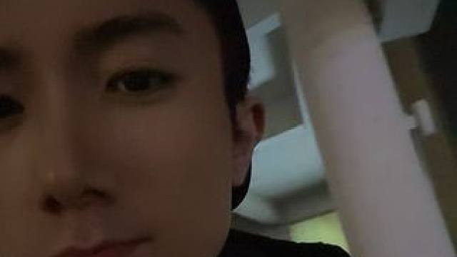 第一天回归就狂撒7 8万现金红包和礼物给军团发圣诞福利。
公元2024年12月25单刀猴皇回归三国，