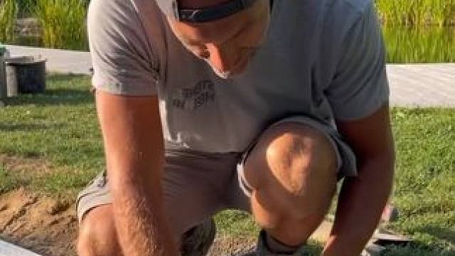 地砖的专业施工标准。 #庭院设计施工 #施工工艺 #地面装饰 #工艺制作 #路面工程