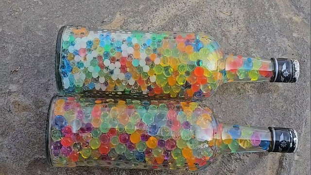 楼梯滚瓶子爆破解压时刻