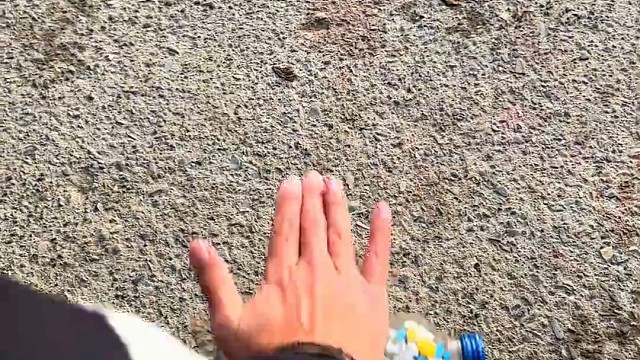 楼梯滚瓶子爆破解压时刻