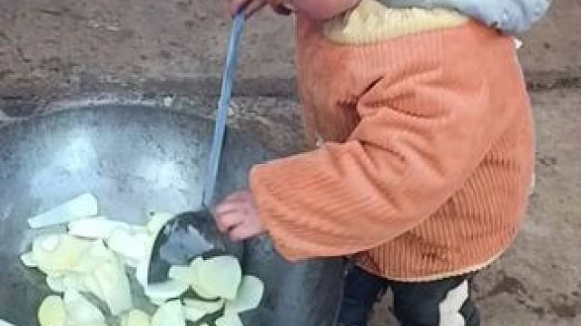 今天吃洋芋片。#内容启发搜索