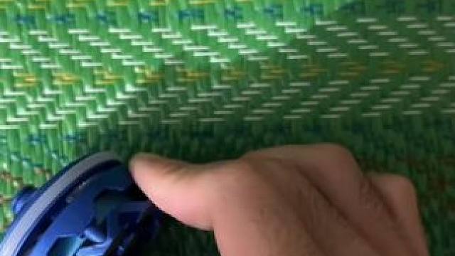 朋友：哇趣，这个陀螺好酷，还会放烟花~ #有男生会拒绝这个玩具吗 #这玩具好炸裂