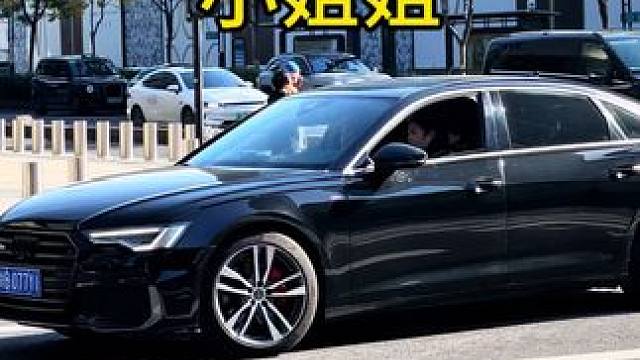 每个成功人士的背后是不是都有一个默默付出的小姐姐#奥迪a6l #奥迪 #女强人