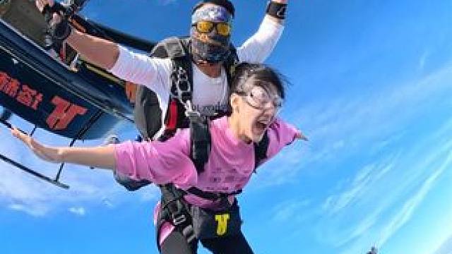 疯狂的年纪别活得太无趣 #三亚 #塔赫跳伞