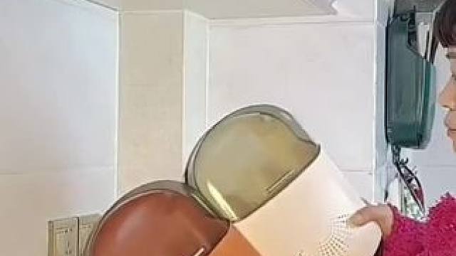 #壁挂筷子筒 #免打孔筷子筒 #厨房必备 #好东西一起分享 #厨房筷子收纳筒