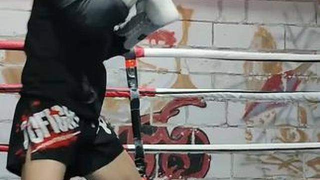 爱美女，爱江山，爱家人身体健康最重要#拳力以赴 #格斗 #玩出你的热爱 #刻苦训练