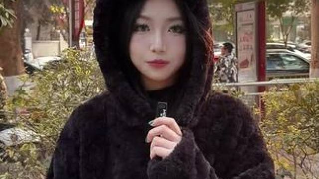 甜美美术小姐姐#街头采访 #情感 #是你的理想女朋友吗 #情感#恋爱