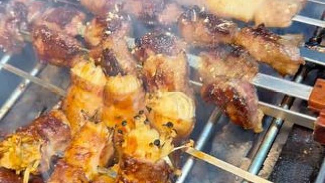 猪牛羊大串5元，油边10元，鸡翅5元两个，酒水5元#宽甸大串 #宽甸十八大串 #同