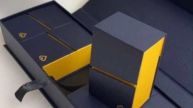 掼蛋金牌，高端掼蛋扑克领跑者，高端商务聚会都在用的扑克， 沉稳大气的包装，扑克手感质感都在线，是您送