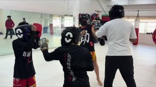 既是游戏，也是针对反应速度的训练，效果特别好#防身 #建水搏击