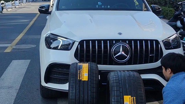 闪援移动轮胎店