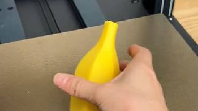 这把香蕉刀小学生玩可能太幼稚，我这个大学生刚刚好~ #玩个很新的东西  #解压玩具 #3d打印