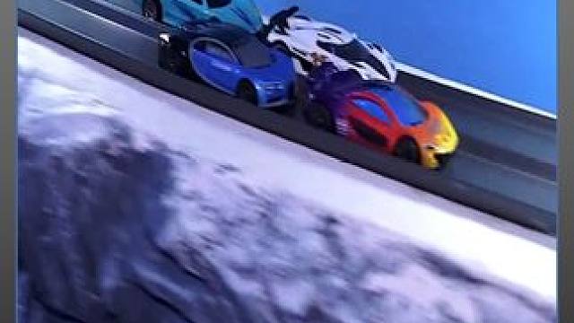 今天迈凯伦太快了！#玩具车比赛 #多美卡合金车 #风火轮小车 #比赛解说