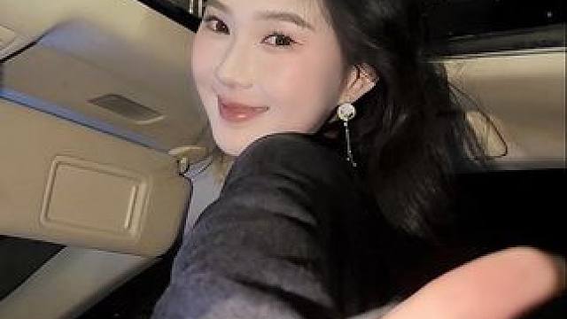 i人0成本get车窗烟花拍照 五分钟搞定！
超适合跨年拍的烟花照！快喊你的好闺闺一起拍起来！！
#跨