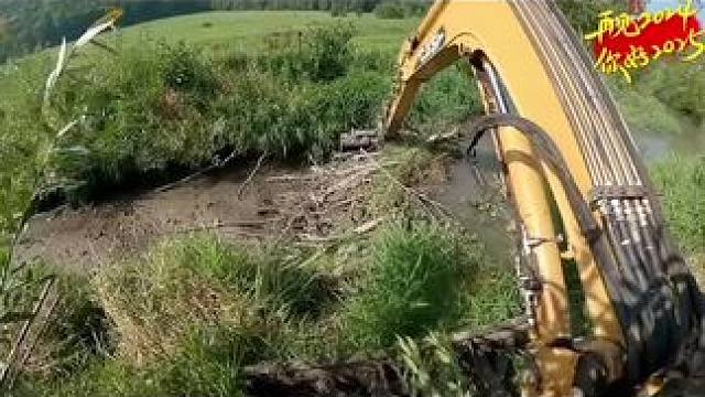 清理河道 #解压 #清理 #挖掘机 #清理河道 #挖机第一视角