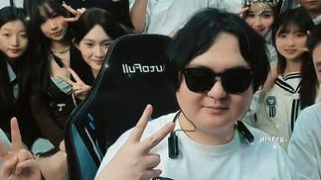 #陈伯全能王 “2025的耀虎精神才刚刚开始”#陈伯名场面 #内容启发搜索