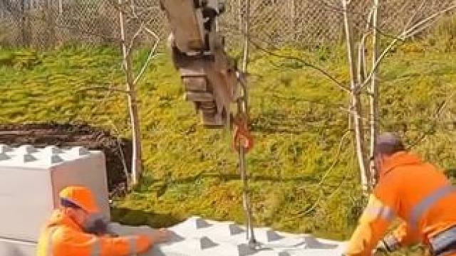 房屋挡土墙搭建。 #结实耐用 #高性能实用工具 #挡土墙施工