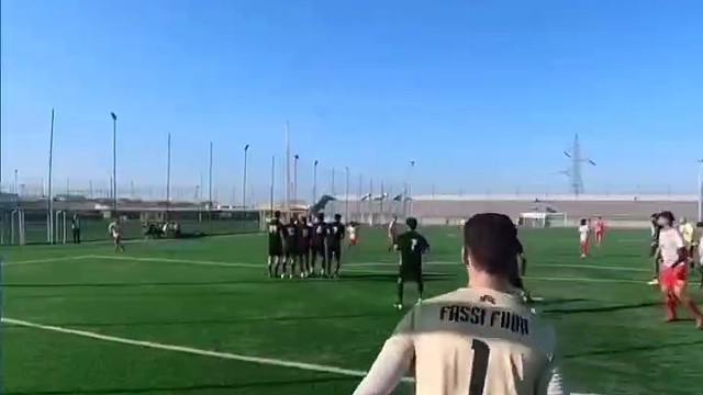 11人制能扑成这样的已经是业余天花板的门将了！