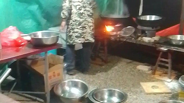 在外吃完饭之后所拍