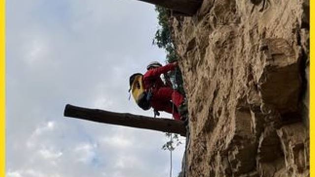 南宋时期的悬崖三室一厅，你们想住这样的房子吗？#户外阿志 #内容启发搜索 #危险动作请勿模仿