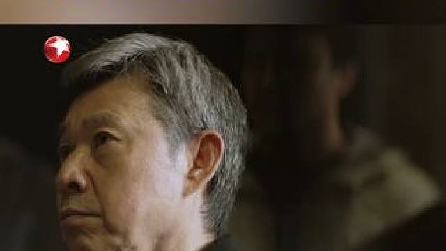 警察仅凭走路姿势找出凶手~#东方卫视真心英雄 #电视剧真心英雄 #张丰毅