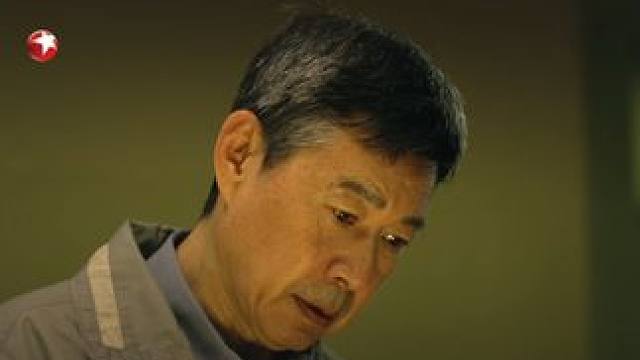 被害人尸体上有四刀平行而整齐的刀口，乌老一步步推导出这可能是熟人作案…#东方卫视真心英雄 #真心英雄