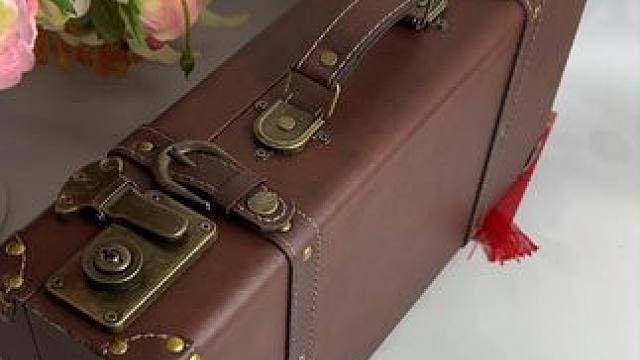 掼蛋金牌复古皮箱大礼盒，出差会客送礼面面俱到！排面十足！ #掼蛋金牌 #掼蛋扑克 #掼蛋专用扑克 #